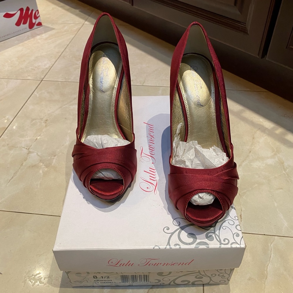 Lulu Townsend 8.5 Crimson Heels